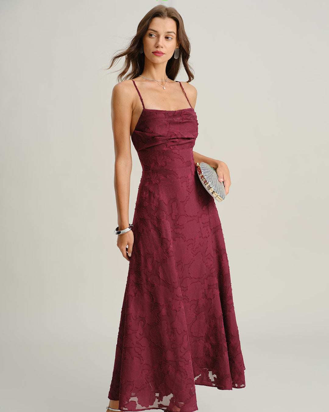 Vestito Vireya — Eleganza Scarlatta in Ogni Passo