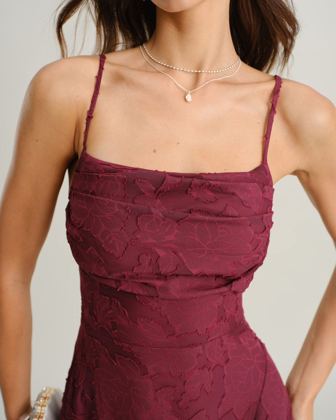 Vestito Vireya — Eleganza Scarlatta in Ogni Passo